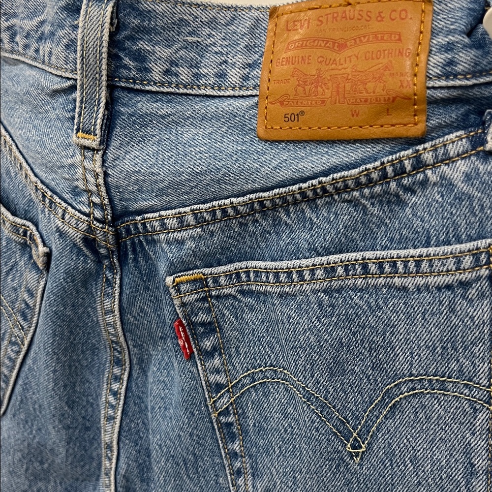 Levi's Straight Leg Blue Denim Jeans - Picture 3 of 5